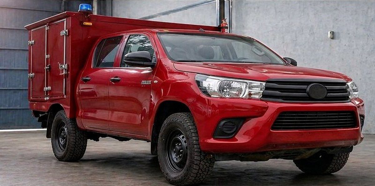 Camioneta con equipamiento instalado — después